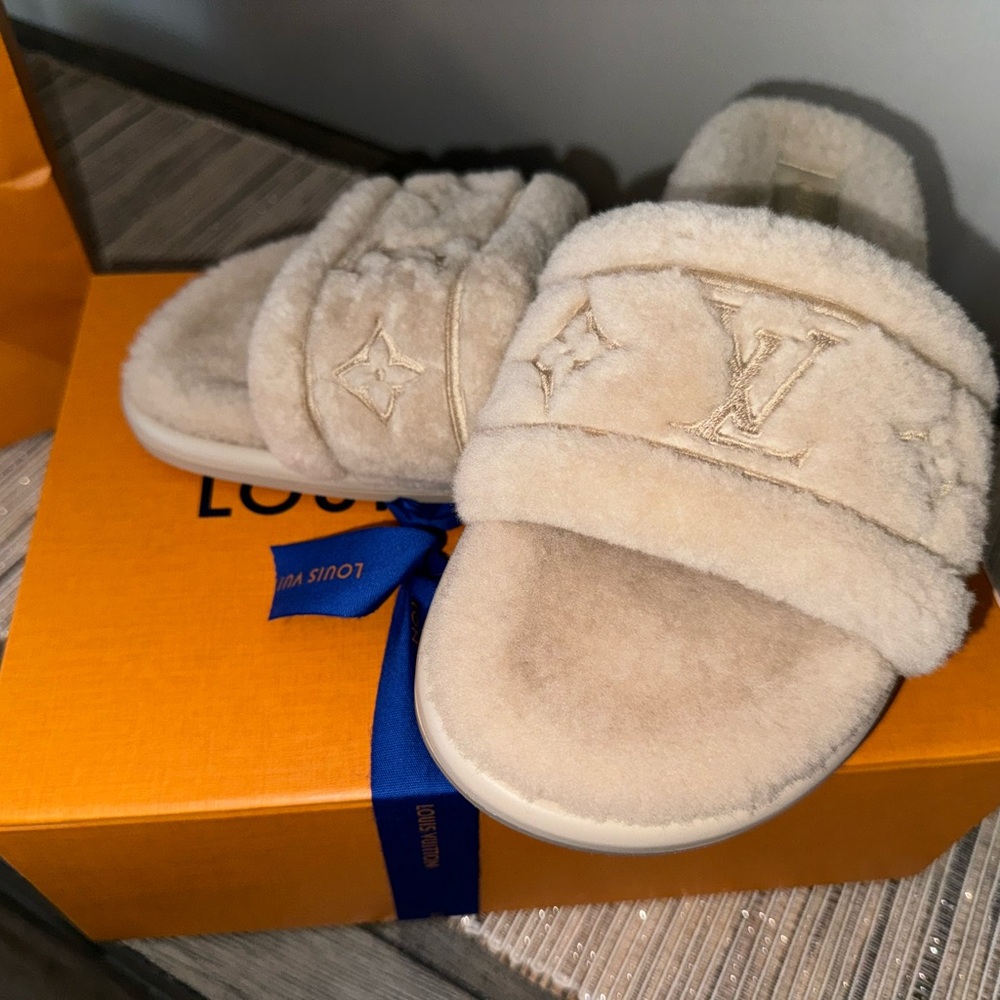 Louis Vuitton Beige Fur Slippers
